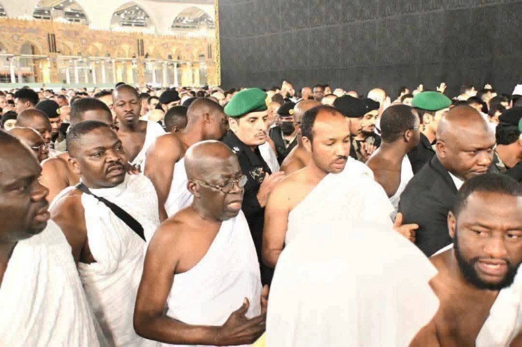 Atiku ya nemi a rika wallafa hotunan Tinubu lokacin da ya ke Umara don a tabbatar can ya je FB IMG 1793343734029